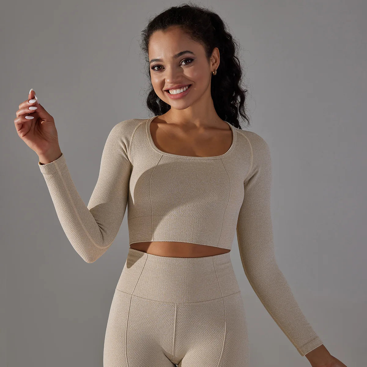 Seamless Long Sleeve Crop Top – Gym, Yoga & Pilates Activewear