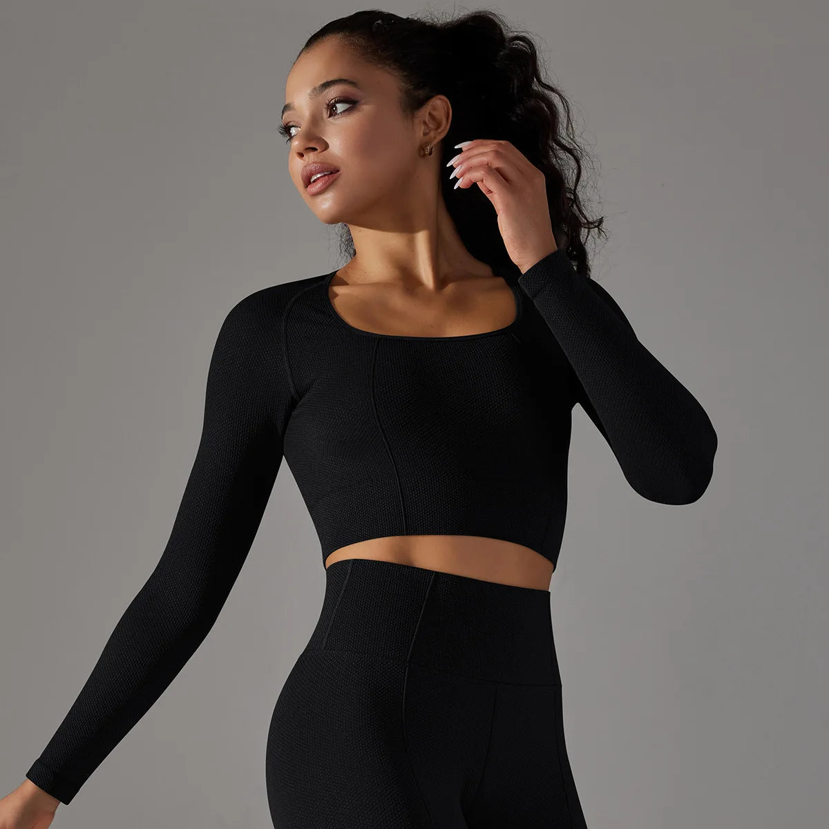 Seamless Long Sleeve Crop Top – Gym, Yoga & Pilates Activewear