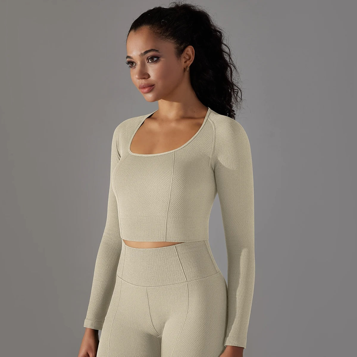 Yoga Crop Top – Long Sleeve Gym Shirt Breathable Activewear for Pilates & Fitness