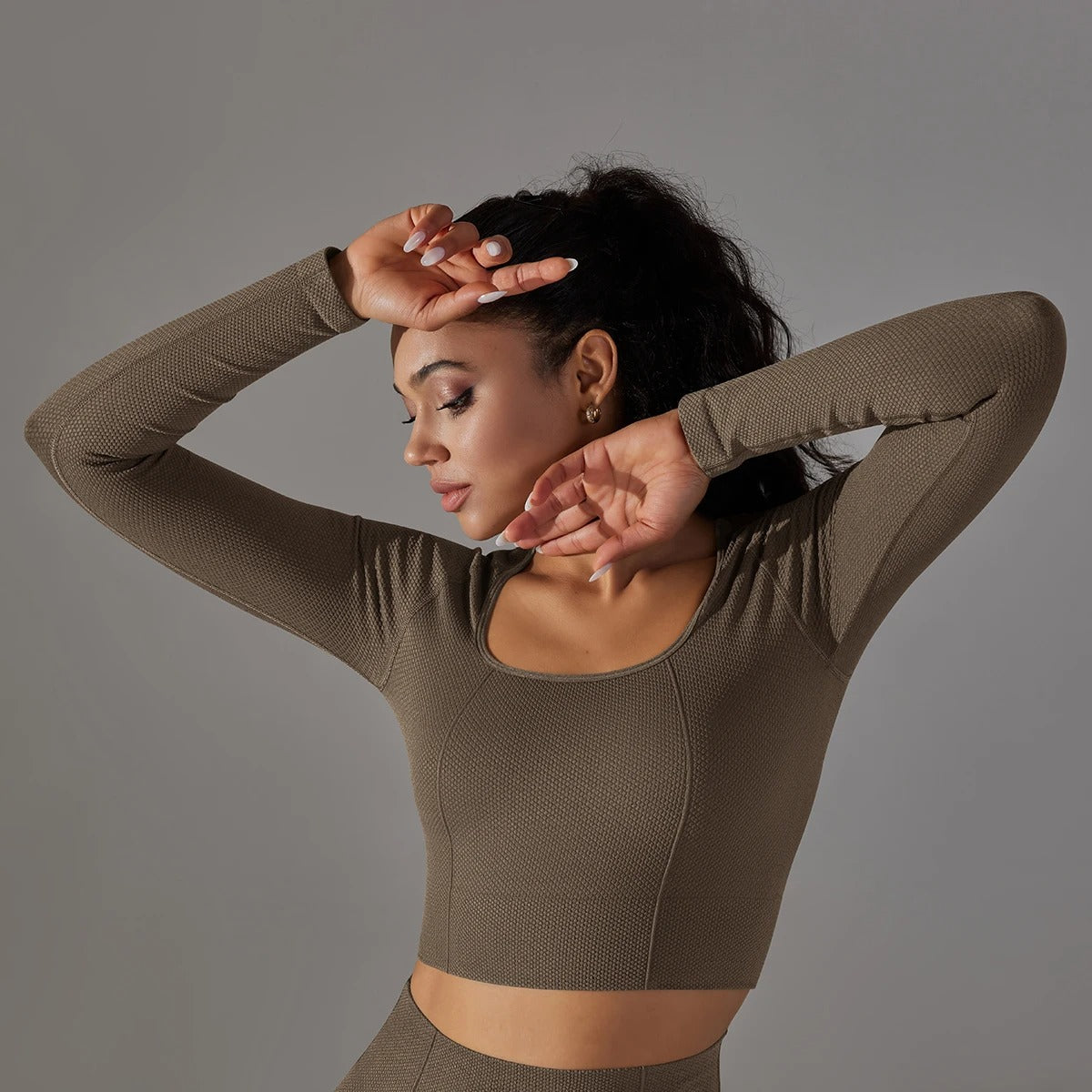 Yoga Crop Top – Long Sleeve Gym Shirt Breathable Activewear for Pilates & Fitness