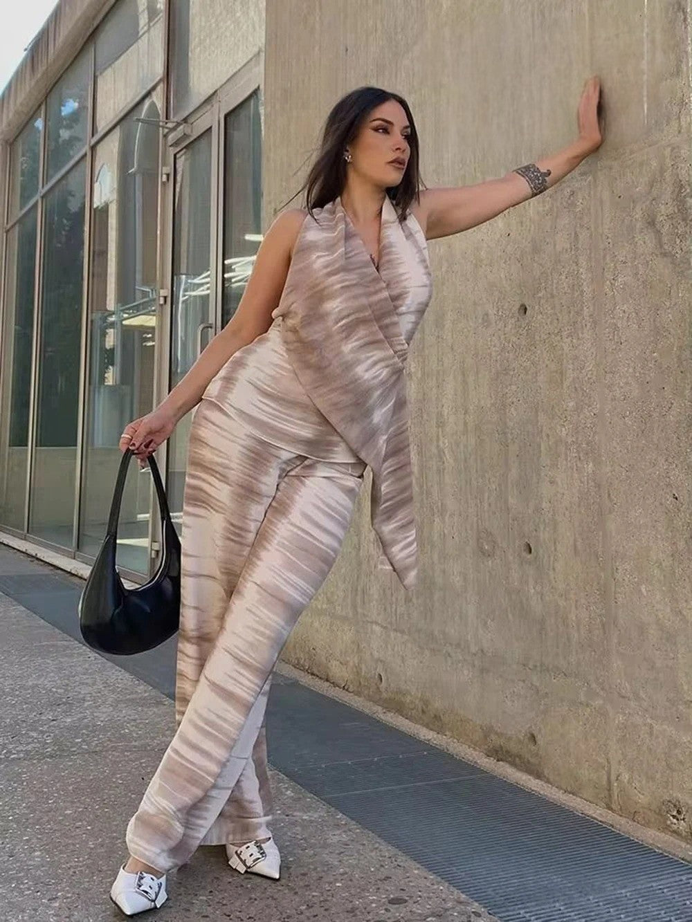 Outfit Halter Top and Wide Leg Pants – Elegant Summer Matching Set