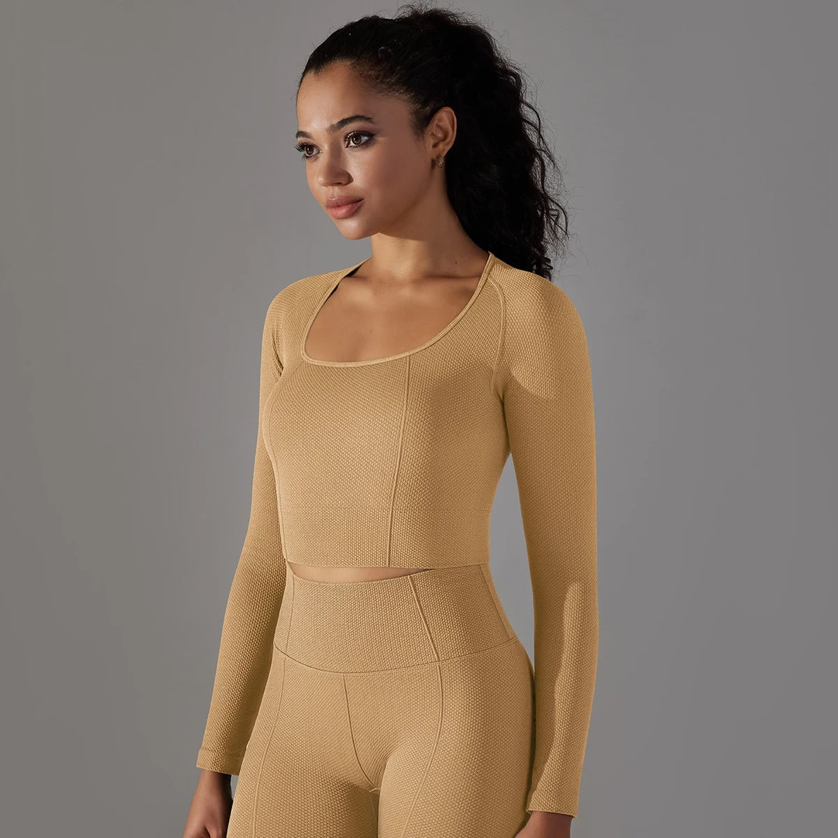 Yoga Crop Top – Long Sleeve Gym Shirt Breathable Activewear for Pilates & Fitness