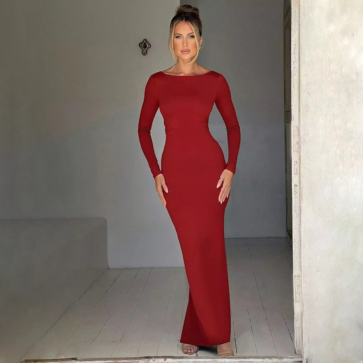 Elegant Backless Maxi Dress – Long Sleeve Evening Gown