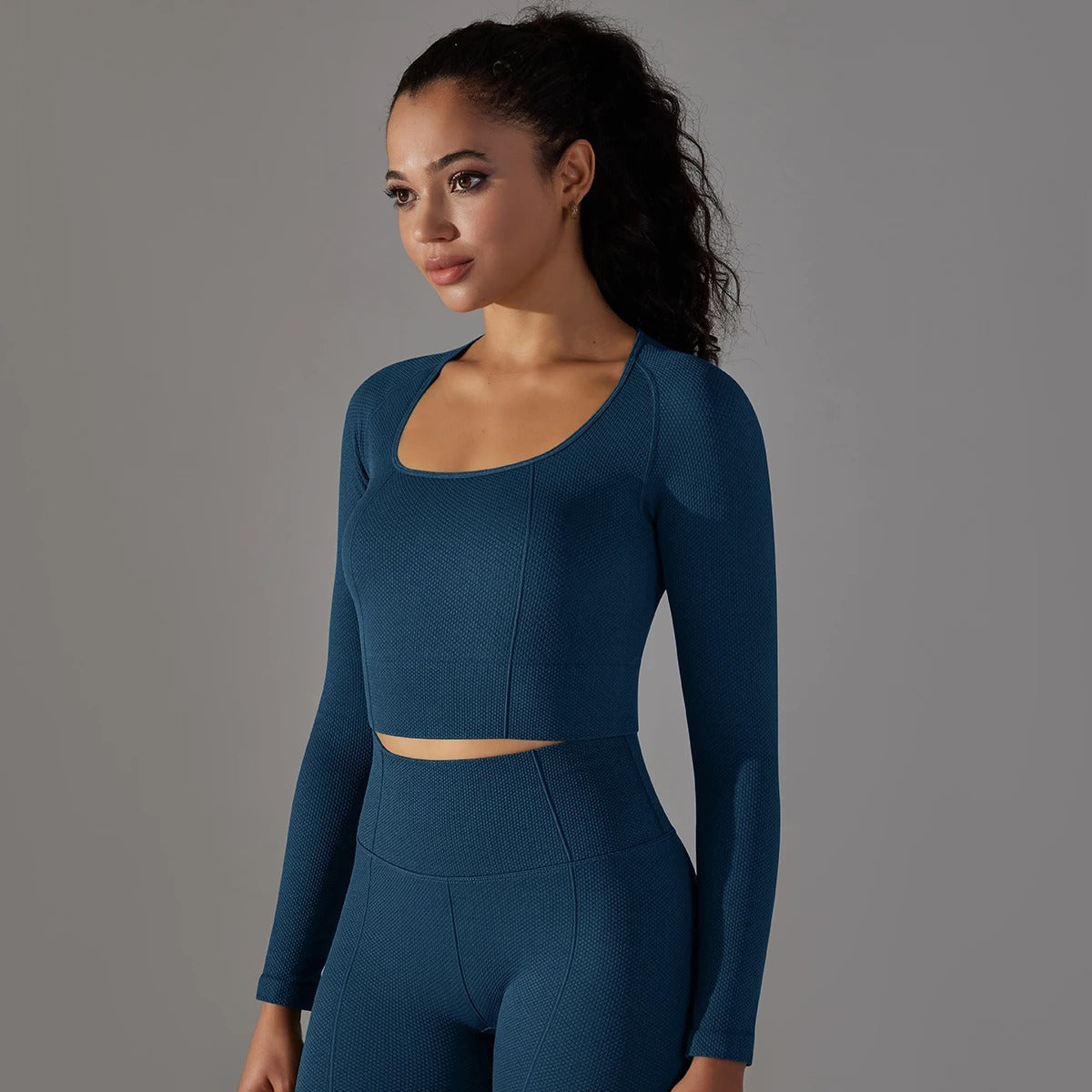 Yoga Crop Top – Long Sleeve Gym Shirt Breathable Activewear for Pilates & Fitness