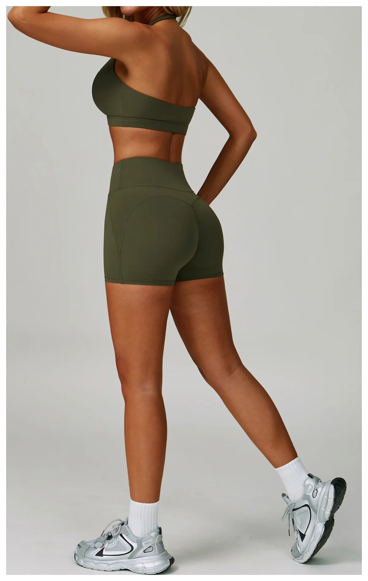 Yoga Set with Sports Bra & Shorts – Seamless 2 Piece Workout Activewear
