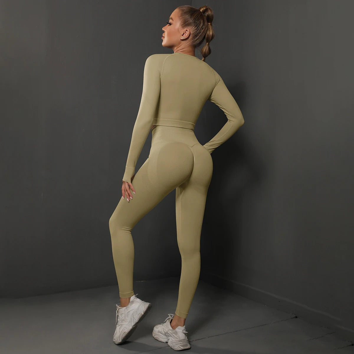 Seamless Yoga Set – Long Sleeve Crop Top & High Waist Leggings Gym Activewear