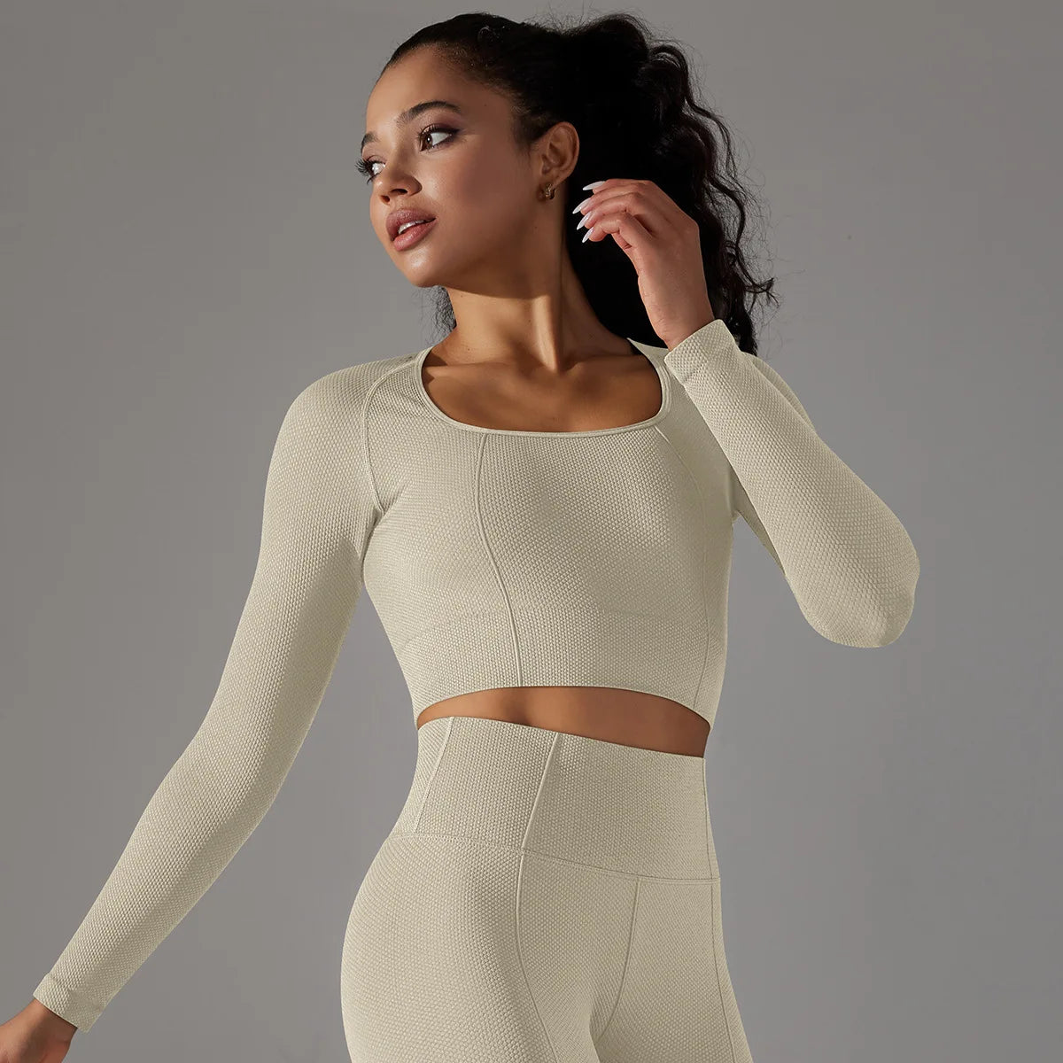 Seamless Long Sleeve Crop Top – Gym, Yoga & Pilates Activewear