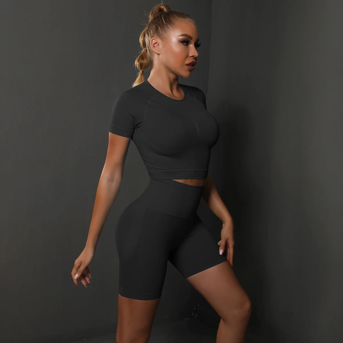 Seamless Workout Set – Short Sleeve Crop Top & High Waist Biker Shorts Activewear