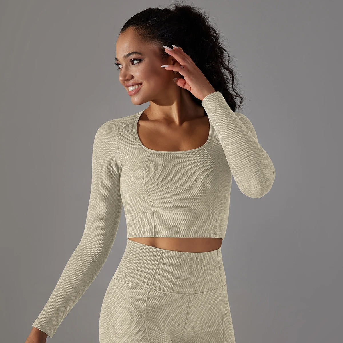 Yoga Crop Top – Long Sleeve Gym Shirt Breathable Activewear for Pilates & Fitness