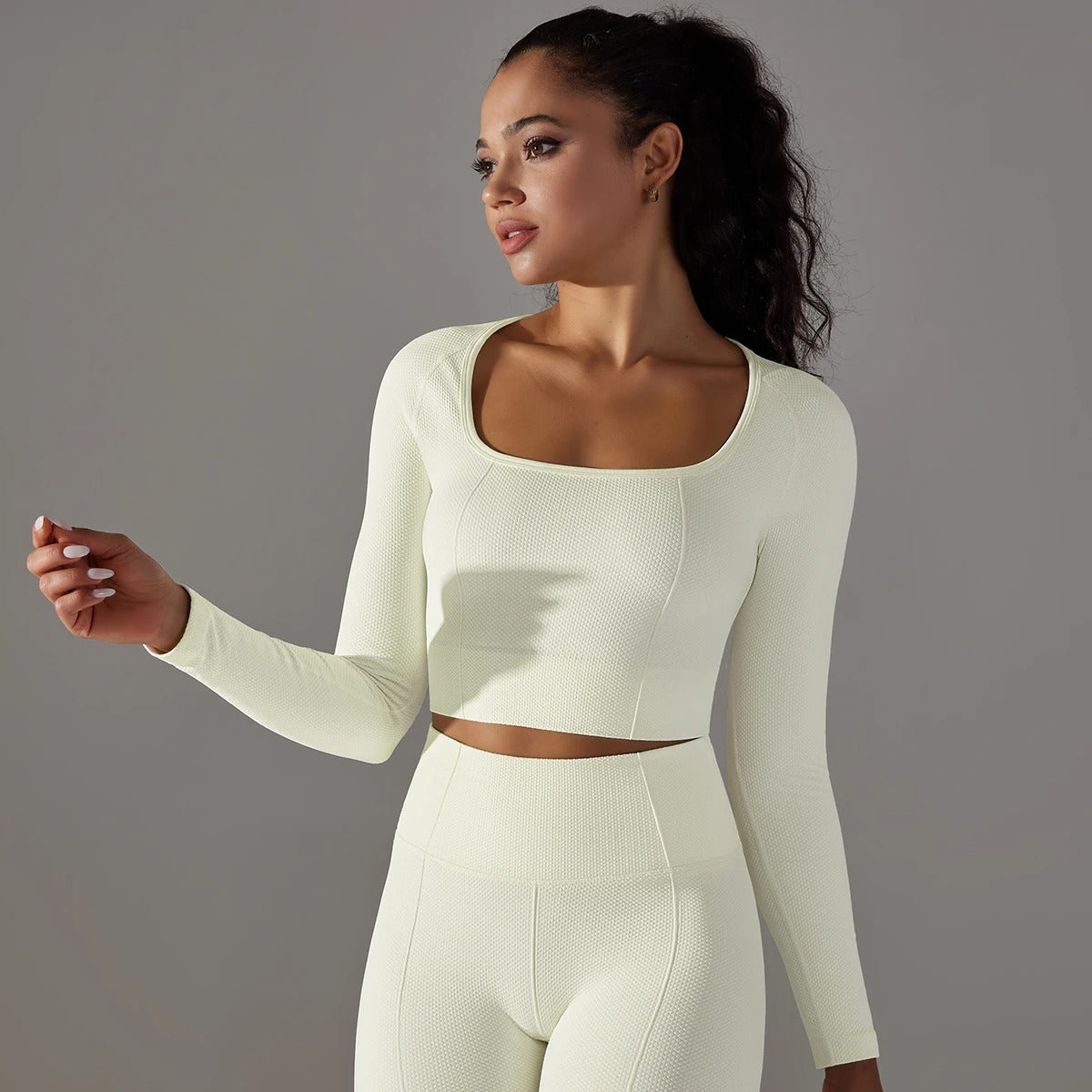 Yoga Crop Top – Long Sleeve Gym Shirt Breathable Activewear for Pilates & Fitness