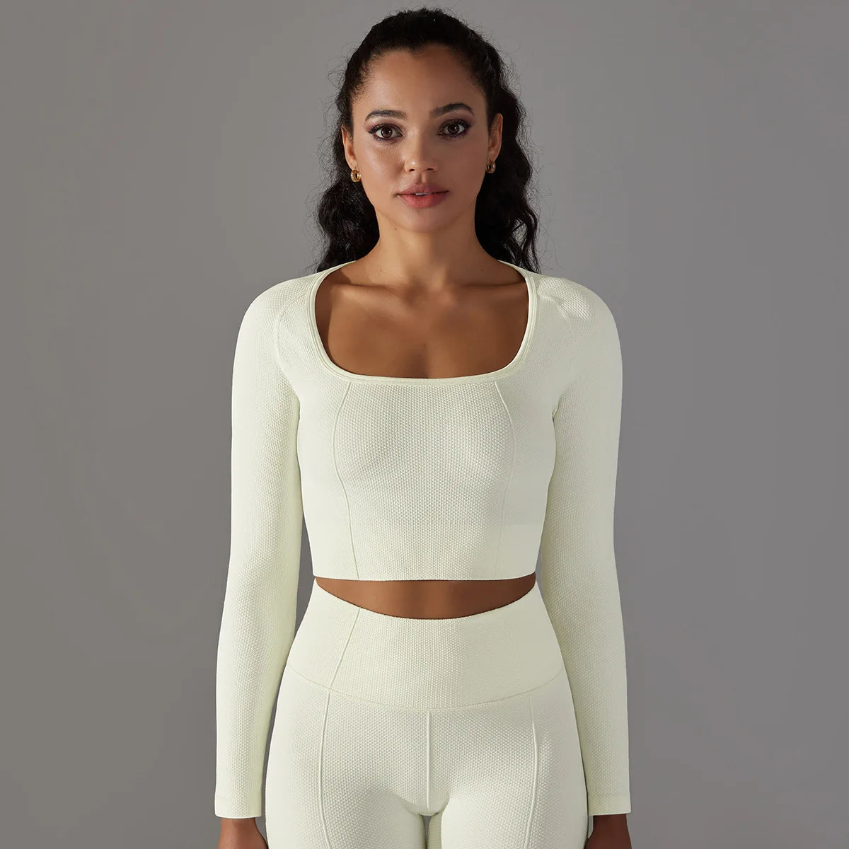 Seamless Long Sleeve Crop Top – Gym, Yoga & Pilates Activewear